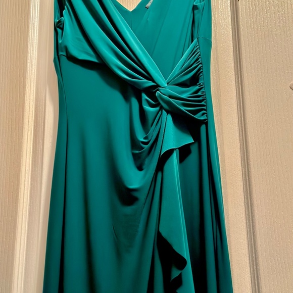 Off-The-Shoulder Jersey Gown - Picture 6 of 6